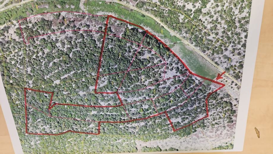 Atraktivno zemljište 30.348 m2, Postira, otok Brač